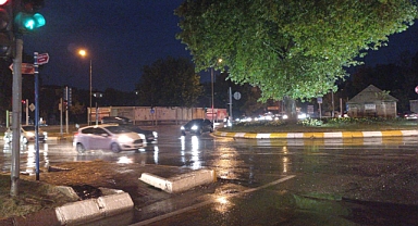 YAZ YAĞMURU HEM SERİNLETTİ HEM SEVİNDİRDİ