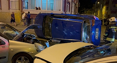 3 otomobilin karıştığı kazada 3 kişi yaralandı