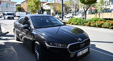 Biz, çok lüks araç saplantısı olan insanlar değiliz