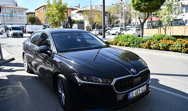 Biz, çok lüks araç saplantısı olan insanlar değiliz