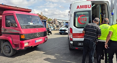 Kamyonet ile çarpışan motosikletin sürücüsü yaralandı