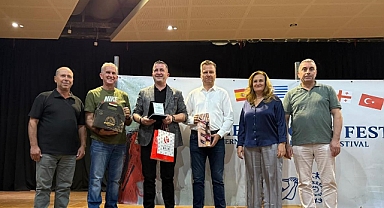 LALAPAŞA BELEDİYESİ ATİNA’DAKİ HALK DANSLARI FESTİVALİNDE