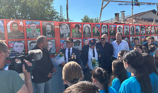 Türkiye - Azerbaycan Şehitleri Fotoğraf Köşesi ilgi çekiyor