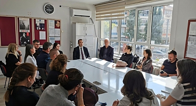 Yılmaz, 50. Yıl İlkokulunu ziyaret etti