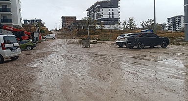 Cumhuriyet Mahallesi Sakinleri Yollardan Dertli