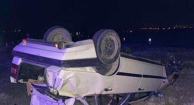 Devrilen Otomobilde 4 Kişi Yaralandı