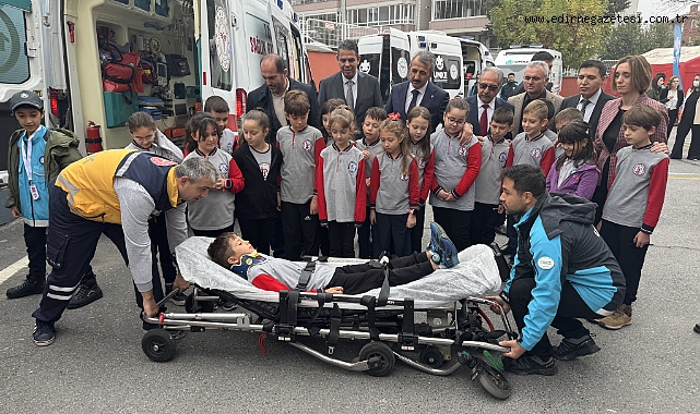 Minik Ellerden İlk Yardım Eğitimi