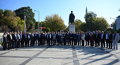 Muhtarlardan coşkulu tören 