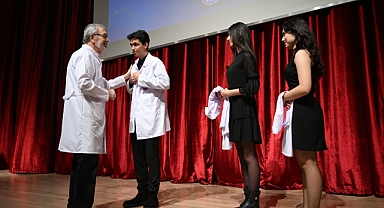 Diş hekimi adayları beyaz önlük giydiler