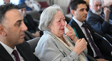 Huzurevinde Öğretmenler Günü: Gözyaşları ve Sevgi Bir Arada