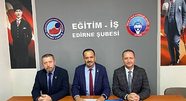 Öğretmenler Geçinemiyor, Meslek İtibarını Kaybediyor