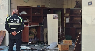 Otomobil fırına girdi