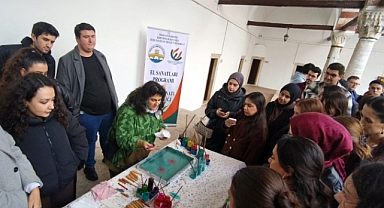 Sağlık Müzesi'nde ebru etkinliği düzenlendi