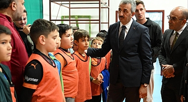 Vali Sezer sporcularla bir araya geldi