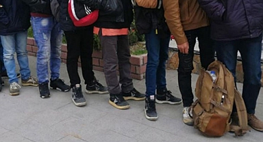 13 Düzensiz Göçmen Yakalandı