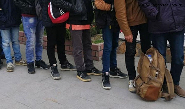13 Düzensiz Göçmen Yakalandı