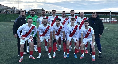 ATA GENÇ ZİRVE TAKİBİNDE 