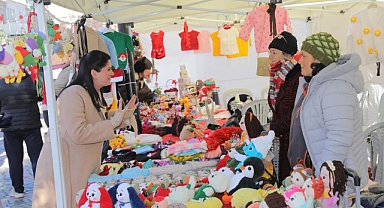 Başkan Gencan Yılbaşı Alışveriş Pazarında Vatandaşlarla Buluştu