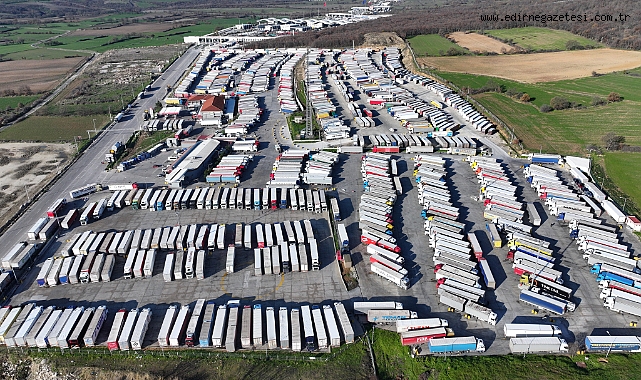 Çiftçi Protestosu Sınır Ticaretini Aksattı