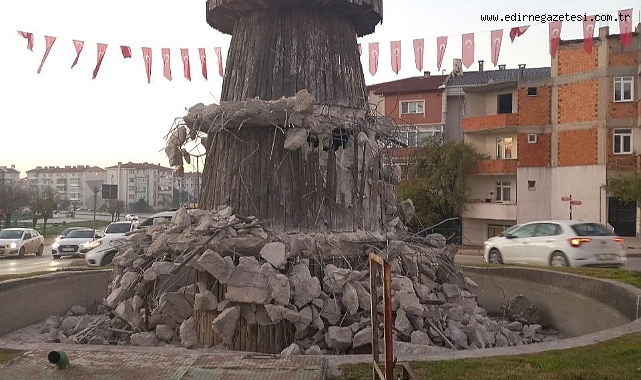 Dönel Kavşaktaki Süs havuzu Yıkılıyor