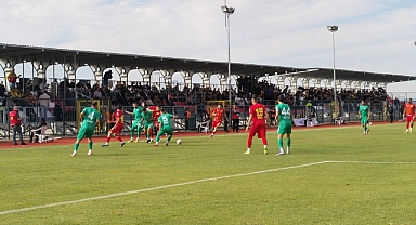 Edirnespor İlk Yarıyı Umutsuz Kapatıyor