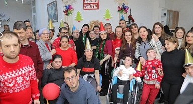 Engelsiz Yaşam Merkezinde Dayanışma ve Yeni Yıl Sevinci