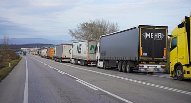 İpsala ve Kipi’de TIR Geçişleri Durduruldu