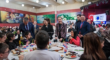 Özel çocuklar yeni yılı kutladı