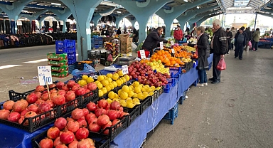 Pazartesi Pazarı'nda Yoğunluk Stabil Seyretti