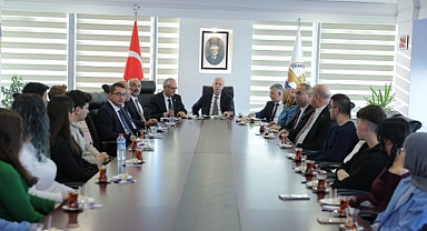 Rektör Hatipler, Burs Kazanan 19 Öğrenciyi Ağırladı