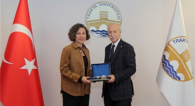 Rektörden Greenmetrıc Ekibine Anlamlı Tebrik