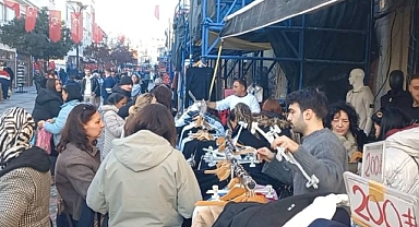 Saraçlar Caddesi’nde 100 TL’ye Kazak Coşkusu