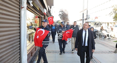 Saraçlar Caddesi Türk Bayrakları İle Donatıldı