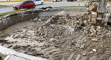 Süs Havuzunun Yıkımı Tamamlandı