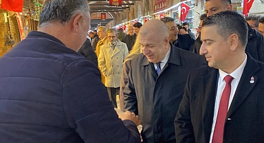 Ümit Özdağ Arasta Esnafıyla Buluştu