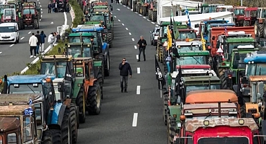 Yunanistan’da çiftçiler yol kapattı, polisle gerilim arttı