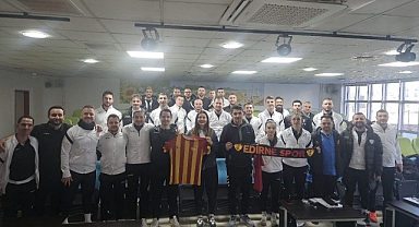 Antrenör Adaylarından TFF Eğitmenlerine Edirnespor Forması