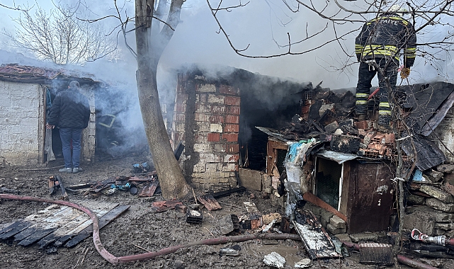 Bahçedeki Kömürlük Yandı