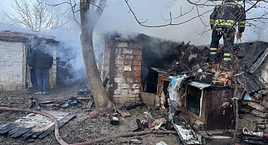 Bahçedeki Kömürlük Yandı