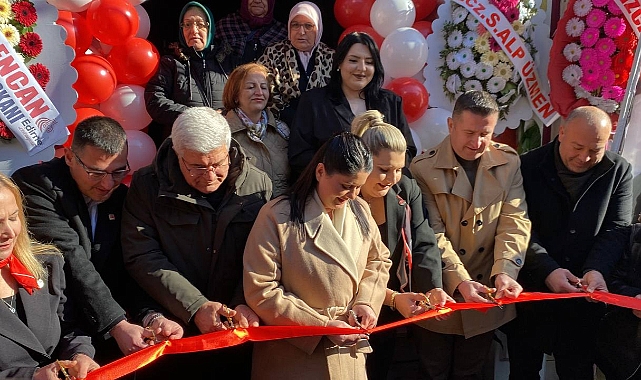 Cumhuriyetin Özgür Kadınları Derneği Açıldı