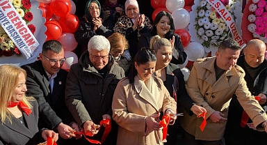 Cumhuriyetin Özgür Kadınları Derneği Açıldı