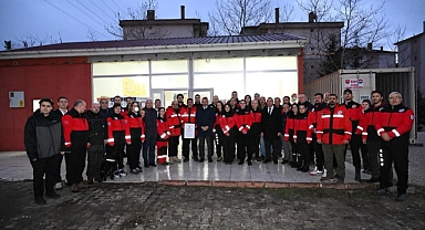 EDAK Gönüllülerine Akreditasyon Peçleri Vali Sezer’den