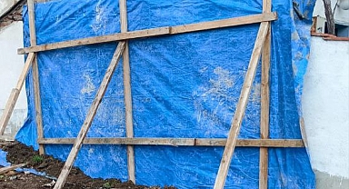 Tarihi Duvarı Branda ile örttüler