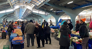 Tezgahlar Soğuk, Fiyatlar Sıcak