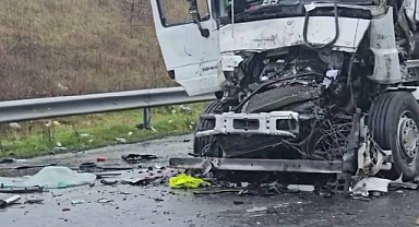 Tır Şoförü Kazada Hayatını Kaybetti