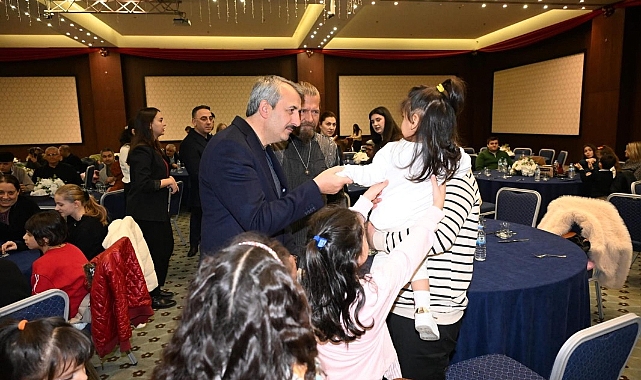 Vali Sezer koruyucu ailelerle buluştu