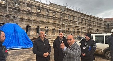 Vali Sezer, Mahmudiye Kışlası'ndaki çalışmaları inceledi