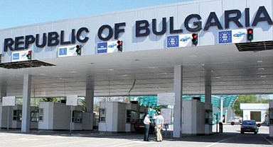 Yüklü Miktarda Döviz ve Altın Ele Geçirildi