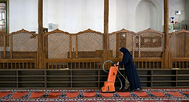 Camiler gül suyu ile yıkanıp ramazana hazırlandı