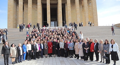 CHP’li Kadın Belediye Başkanları Anıtkabir’de